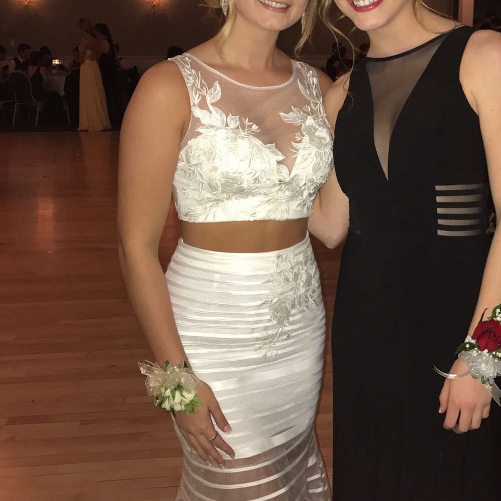Sherri Hill Prom Dress - Picture 1 of 3